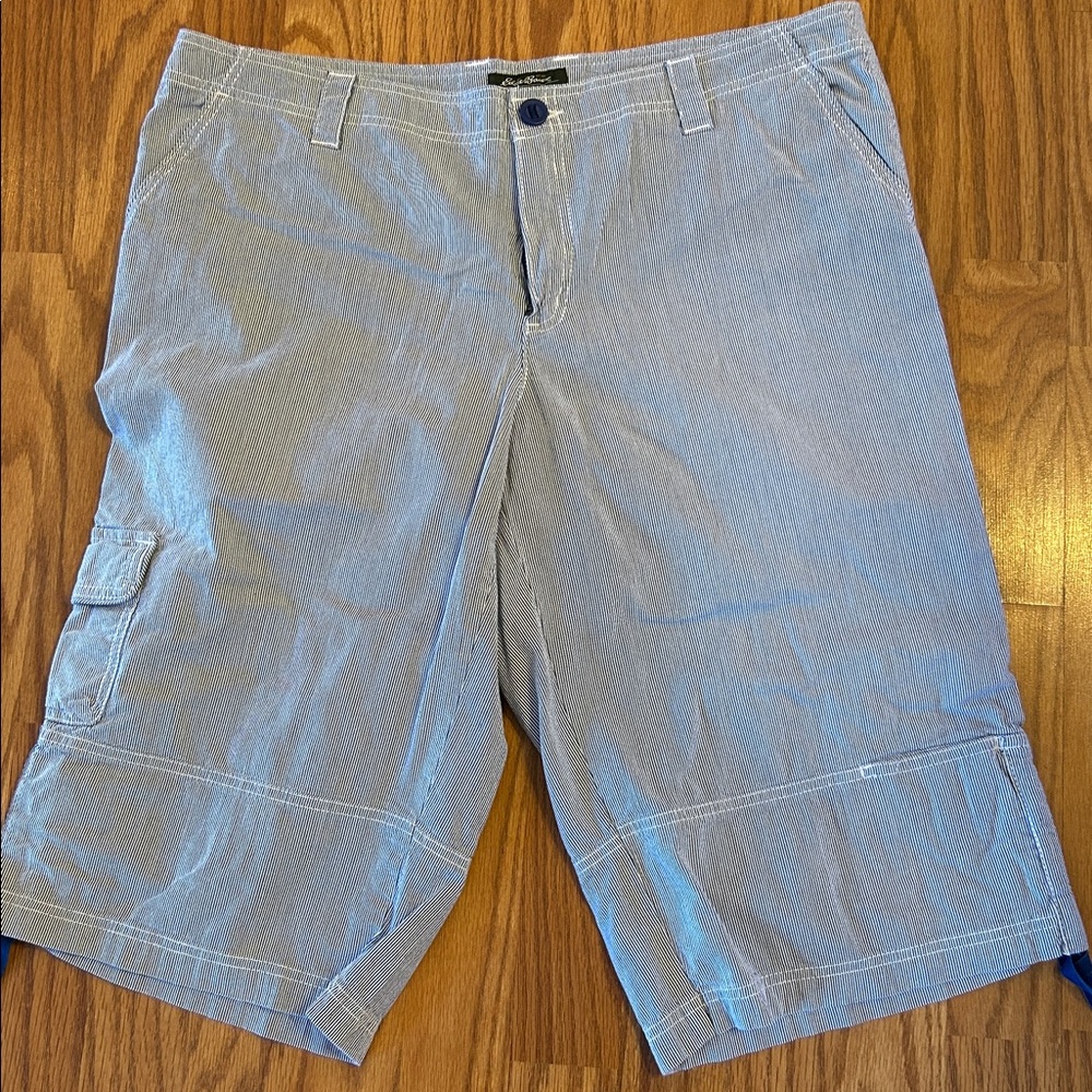 Women’s Eddie Bauer blue and white striped capri. Size 16.